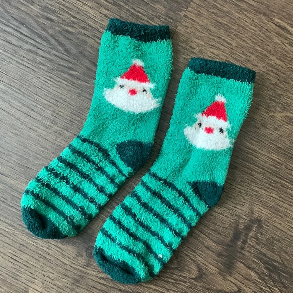 Baby Gap fuzzy Santa Christmas socks size 2 years - Picture 1 of 4